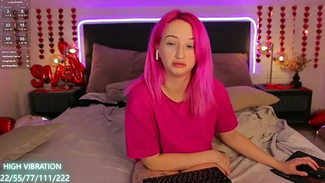 Selena Lily online show from March 3, 2025, 3:41 am