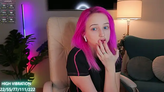 Selena Lily online show from March 14, 2025, 7:12 pm