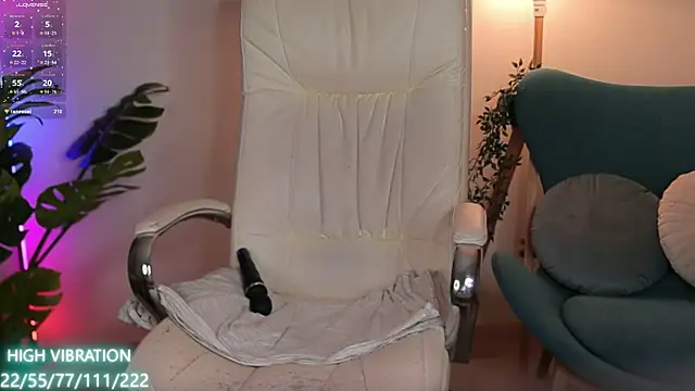 Selena Lily online show from March 14, 2025, 10:16 pm