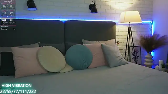 Selena Lily online show from March 16, 2025, 3:25 am