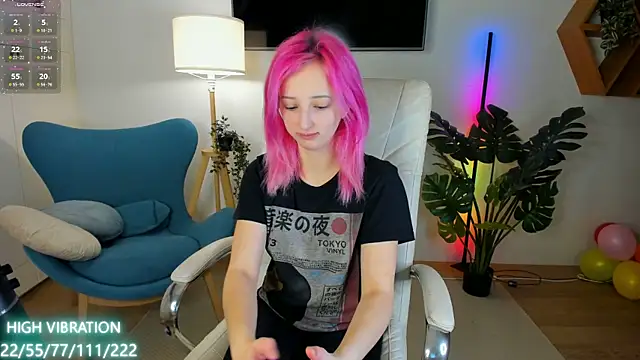 Selena Lily online show from March 21, 2025, 6:49 am