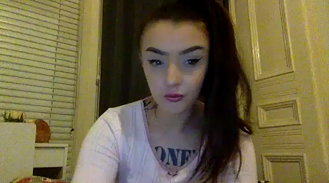LucyLuxee19 online show from December 5, 2024, 5:39 pm