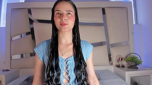 chrystal js online show from February 3, 2026, 1:27 pm