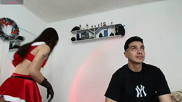 HotCouple 697 online show from December 15, 2024, 5:31 pm