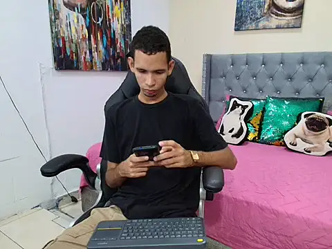 Snapshot of tonny_23cm_ chatting on October 16, 2025, 5:47 pm tonny 23cm online show from October 16, 2025, 5:47 pm