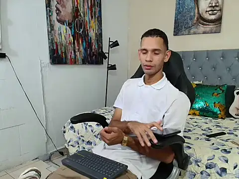 Snapshot of tonny_23cm_ chatting on October 21, 2025, 6:52 pm tonny 23cm online show from October 21, 2025, 6:52 pm