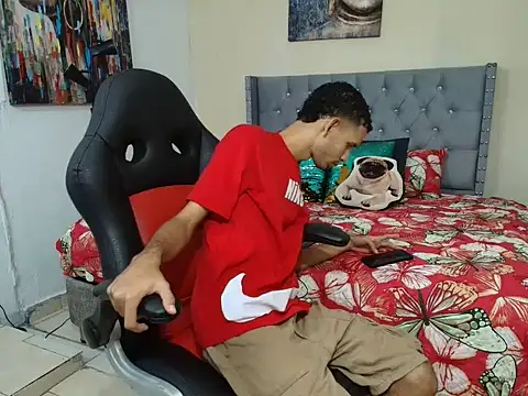 Snapshot of tonny_23cm_ chatting on November 6, 2025, 6:42 pm tonny 23cm online show from November 6, 2025, 6:42 pm