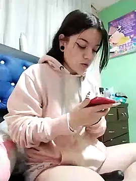 Snapshot of Alice_atm chatting on December 5, 2024, 1:14 am Alice atm online show from December 5, 2024, 1:14 am