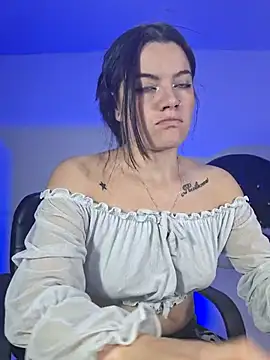 Snapshot of Alice_atm chatting on February 19, 2025, 8:10 pm Alice atm online show from February 19, 2025, 8:10 pm