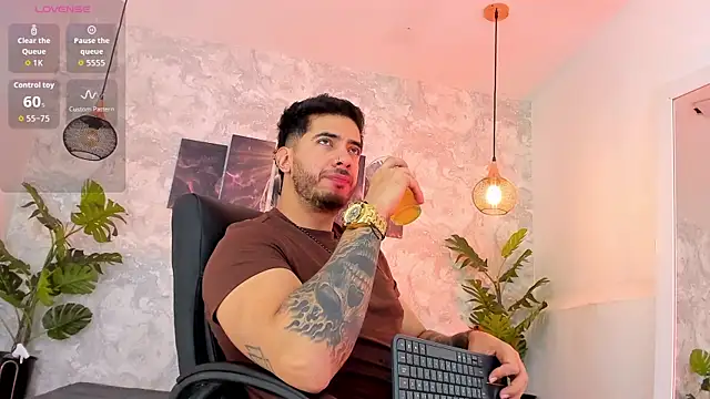 Snapshot of Nate_franco chatting on July 17, 2026, 3:57 am Nate franco online show from July 17, 2026, 3:57 am