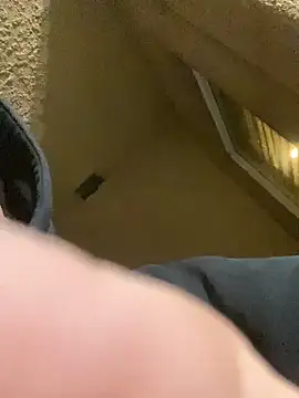 Snapshot of valleyoneofakind chatting on December 28, 2024, 2:01 am valleyoneofakind online show from December 28, 2024, 2:01 am