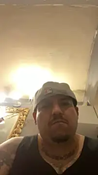 Snapshot of valleyoneofakind chatting on December 29, 2024, 11:18 am valleyoneofakind online show from December 29, 2024, 11:18 am