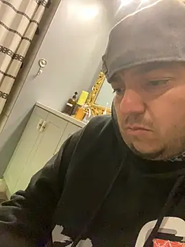 Snapshot of valleyoneofakind chatting on January 19, 2025, 7:36 am valleyoneofakind online show from January 19, 2025, 7:36 am