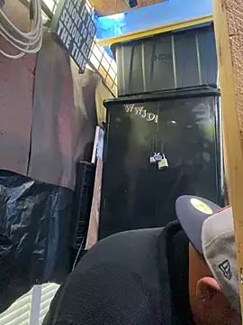 Snapshot of valleyoneofakind chatting on February 13, 2025, 10:54 pm valleyoneofakind online show from February 13, 2025, 10:54 pm