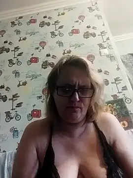 Forest-Lady online show from October 29, 2025, 7:21 am