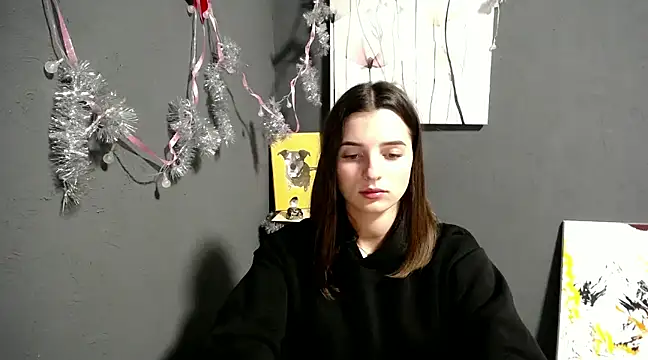 lady olivia  online show from December 18, 2024, 5:10 pm