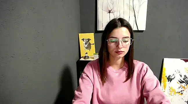 lady olivia  online show from February 5, 2025, 1:44 pm