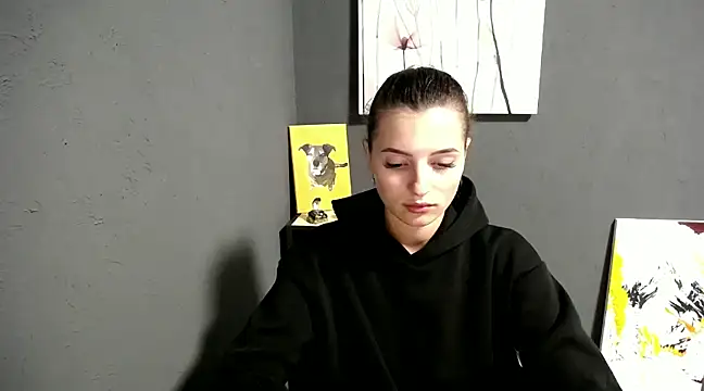 lady olivia  online show from February 10, 2025, 1:55 pm