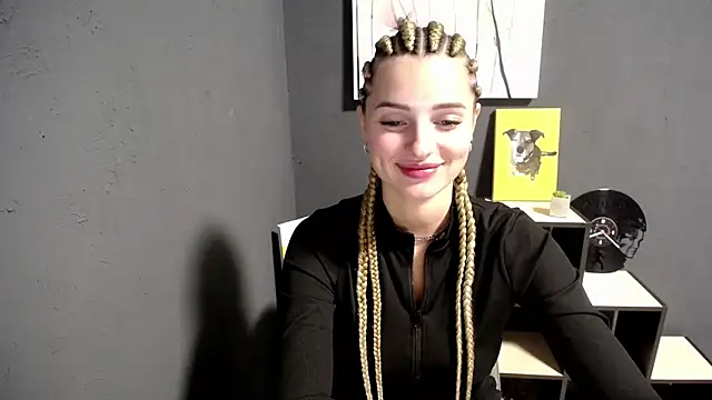 lady olivia  online show from October 10, 2025, 1:32 pm