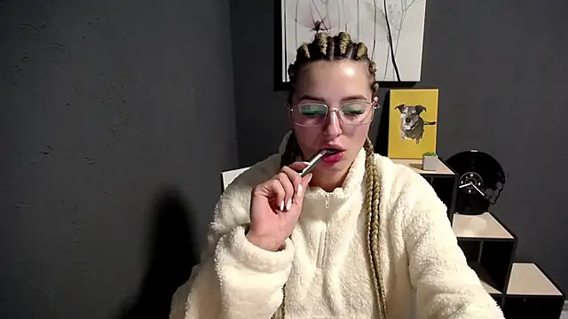 lady olivia  online show from October 17, 2025, 2:52 pm