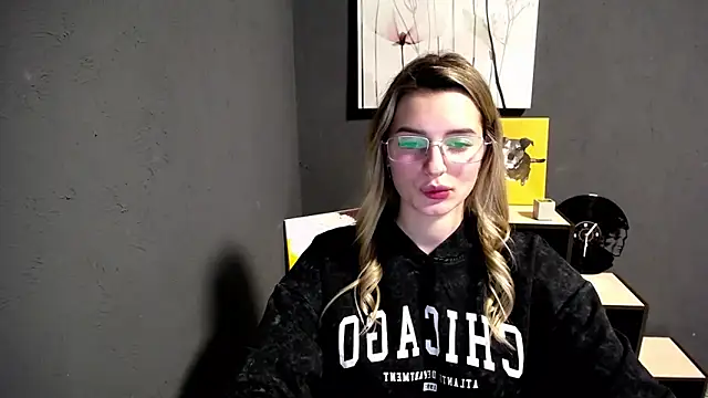 lady olivia  online show from February 13, 2026, 5:31 pm