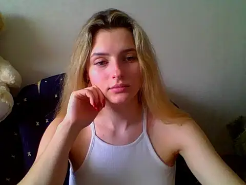 lady olivia  online show from March 6, 2026, 2:02 pm