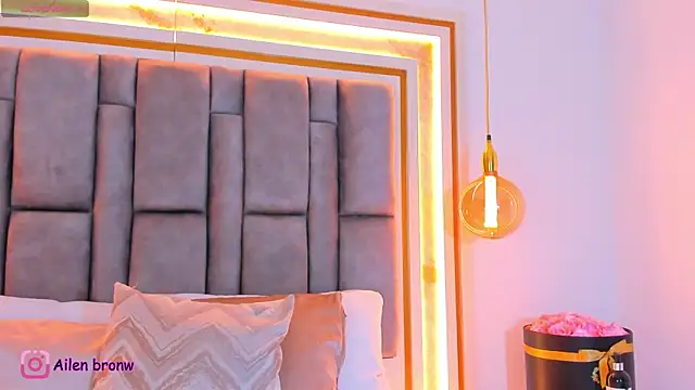 elianabrown online show from September 20, 2025, 8:43 pm