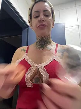 YasmimBrasil online show from April 13, 2026, 7:47 am