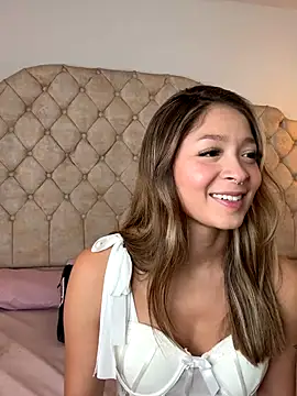 Victoria Adams14 online show from December 15, 2025, 3:11 am