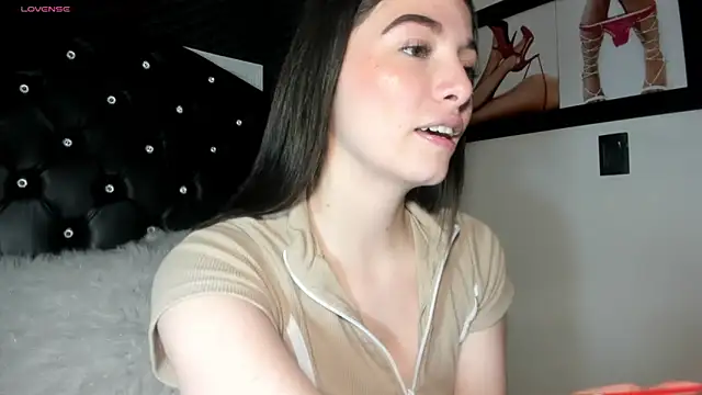 diana queen  online show from December 2, 2025, 9:54 pm