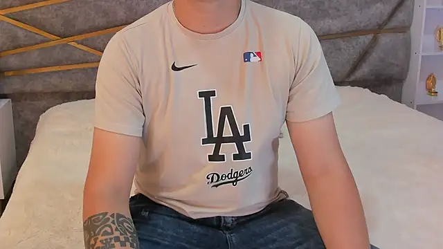 kataleyandliam online show from September 14, 2025, 3:44 pm