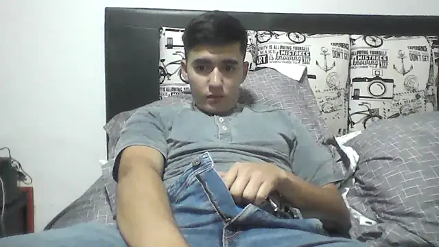 Estebitan vm online show from April 18, 2026, 1:09 am