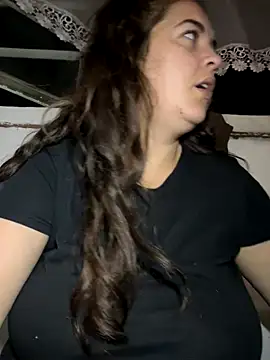 yzabell18 online show from September 30, 2025, 3:22 am