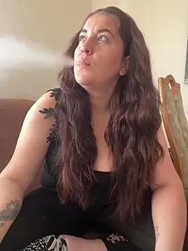 Snapshot of yzabell18 chatting on April 5, 2026, 10:56 am yzabell18 online show from April 5, 2026, 10:56 am