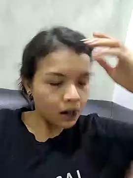 Snapshot of azumiichan chatting on December 7, 2024, 2:42 am azumiichan online show from December 7, 2024, 2:42 am