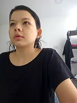 Snapshot of azumiichan chatting on December 27, 2024, 2:22 pm azumiichan online show from December 27, 2024, 2:22 pm