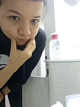 Snapshot of azumiichan chatting on March 19, 2025, 4:25 am azumiichan online show from March 19, 2025, 4:25 am