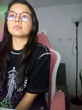 Snapshot of azumiichan chatting on September 27, 2025, 12:15 am azumiichan online show from September 27, 2025, 12:15 am