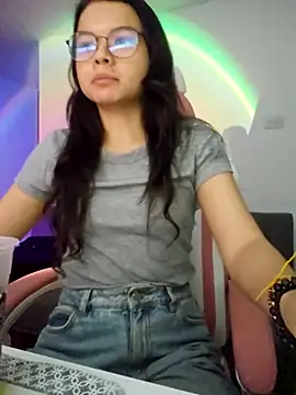 Snapshot of azumiichan chatting on October 8, 2025, 11:57 pm azumiichan online show from October 8, 2025, 11:57 pm