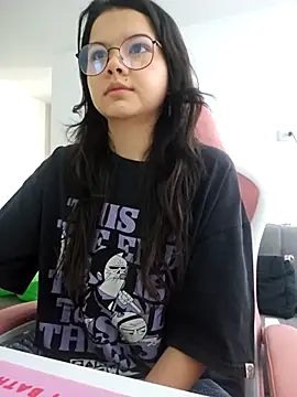 Snapshot of azumiichan chatting on November 8, 2025, 1:33 pm azumiichan online show from November 8, 2025, 1:33 pm