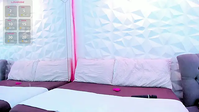 nahomi sex1 online show from December 19, 2024, 12:34 pm