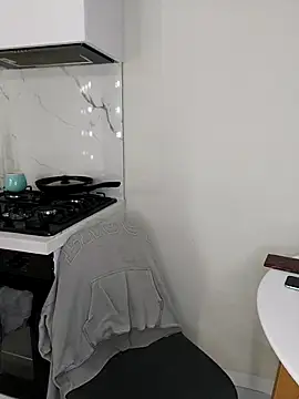 zarina3003 online show from December 5, 2025, 4:43 am