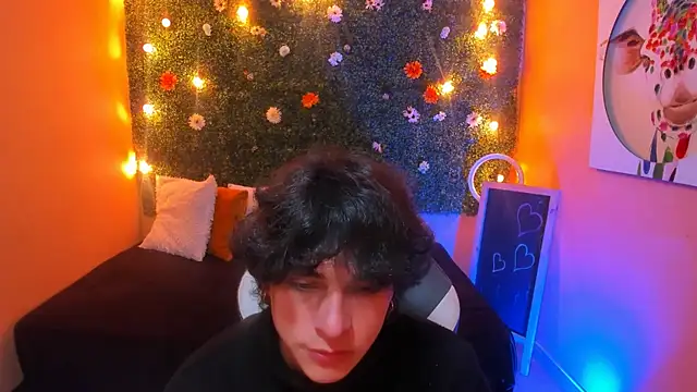 Luke Howland online show from December 13, 2024, 8:26 pm