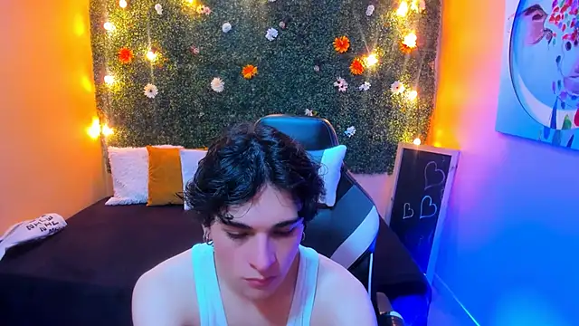 Luke Howland online show from December 18, 2024, 8:36 pm