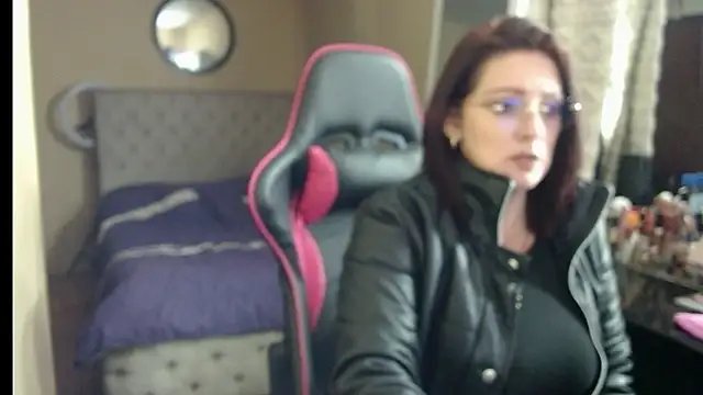 Carol Scottt online show from November 16, 2025, 3:12 am