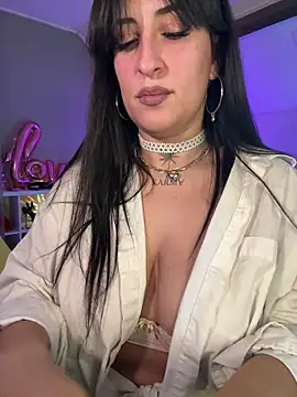 Snapshot of CarolaDrago chatting on February 3, 2026, 8:08 am CarolaDrago online show from February 3, 2026, 8:08 am