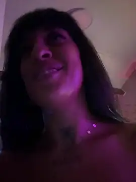 Snapshot of CarolaDrago chatting on July 17, 2026, 8:46 pm CarolaDrago online show from July 17, 2026, 8:46 pm