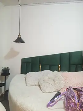 Snapshot of Mishka__ chatting on August 8, 2026, 8:44 pm Mishka online show from August 8, 2026, 8:44 pm