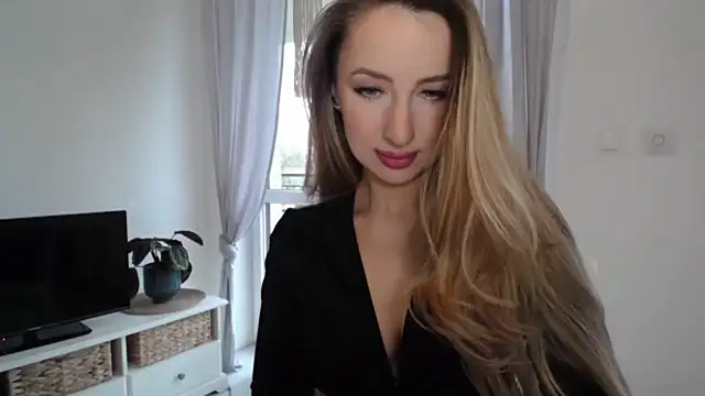 JulietteDiamond online show from September 18, 2025, 3:47 pm