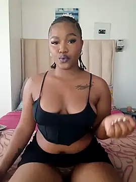 Snapshot of charmainexxx chatting on June 10, 2026, 11:53 am charmainexxx online show from June 10, 2026, 11:53 am